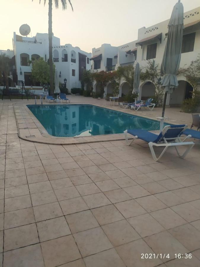 Six Corners Resort Abū Sulţān Bagian luar foto