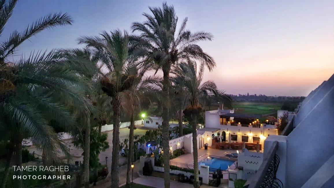 Six Corners Resort Abū Sulţān Bagian luar foto