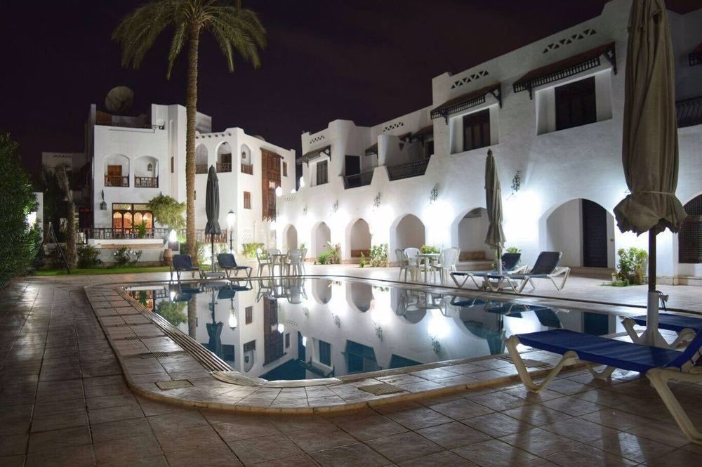 Six Corners Resort Abū Sulţān Bagian luar foto